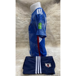 ภาพขนาดย่อของภาพหน้าปกสินค้าชุดฟุตบอล ทีมชาติญี่ปุ่น แขนสั้น ใหม่ล่าสุดปี2022 ครบชุด เสื้อ+กางเกง พร้อมส่ง จากร้าน ahphaii บน Shopee