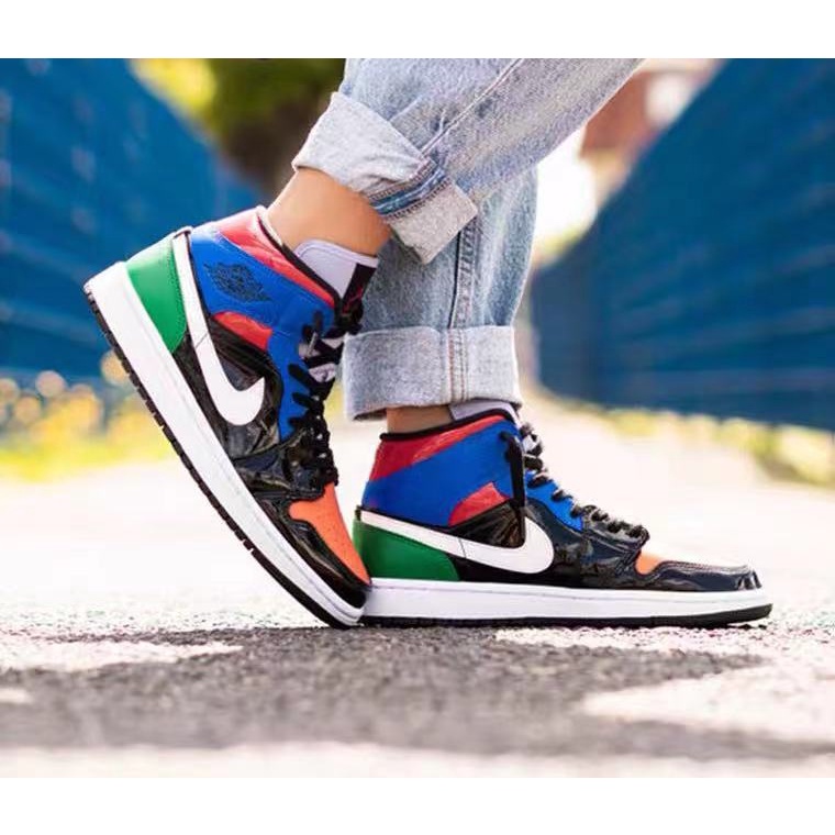 ภาพสินค้าจัดส่งที่รวดเร็ว แท้ 100% Nike AJ1 Air Jordan 1 High Toe Unisex รองเท้ากีฬา รองเท้าวิ่ง ส่งฟรี จากร้าน sdgsdera บน Shopee ภาพที่ 1