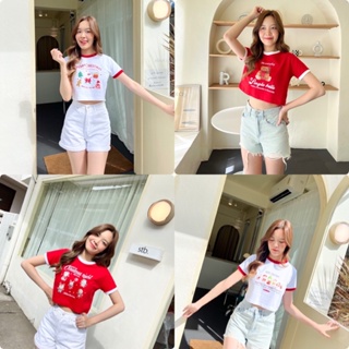 Christmas twotone crop เสื้อยืดเเขนสั้น สกรีนลายตีมคริสต์มาส