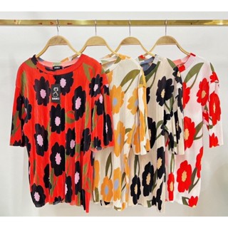 เสื้ออัดพลีทคอกลมแขนศอก ผ้าอัดพลีทลายดอกไม้ งานสวยใส่สบาย สาวอวบใส่ได้ค่ะ