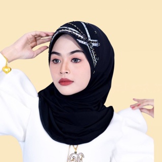 ภาพขนาดย่อของภาพหน้าปกสินค้างานใหม่ ผ้าคลุมยืดสวมสำเร็จ งานกุ๊นปักคริสตัล จากร้าน hijab_shop111 บน Shopee