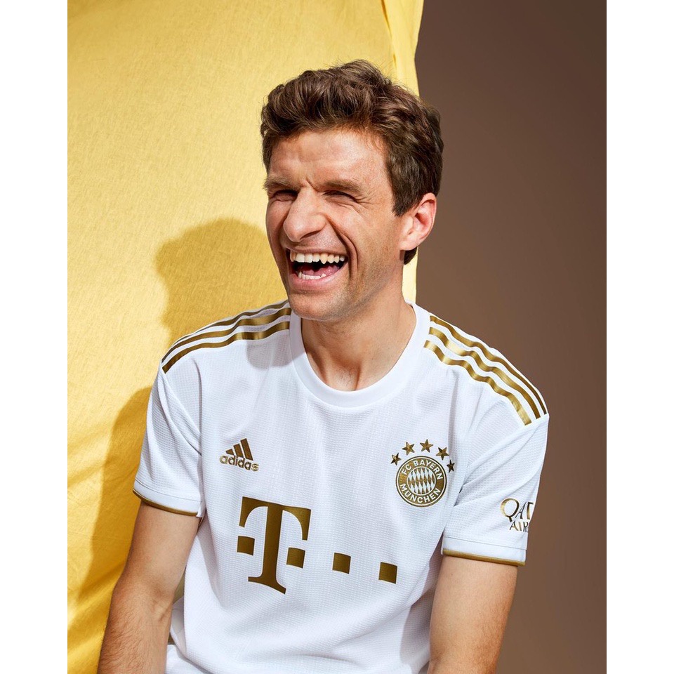 bayern-away-fans-issue-amp-player-issue-kit-22-23-local-seller