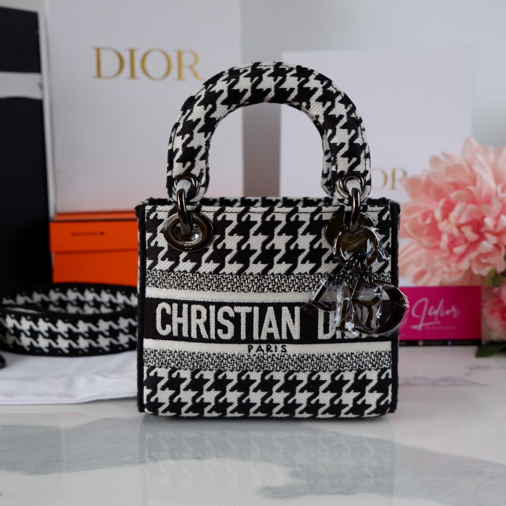 dior-mini-ราคา-8-500-บาท-งานสีสุด-ภาพถ่ายสินค้าจริงค่ะ