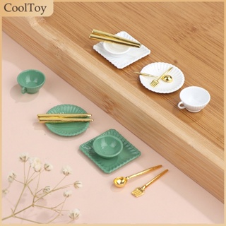 Cooltoy โมเดลถ้วยกาแฟจิ๋ว ช้อนส้อม ชาม บนโต๊ะอาหาร สําหรับตกแต่งบ้านตุ๊กตา 1:12 ขายดี 1 ชุด