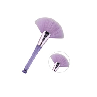 Nee Cara Fan Brush #N824 : neecara นีคาร่า แปรงแต่งหน้า ด้ามม่วง x 1 ชิ้น alyst