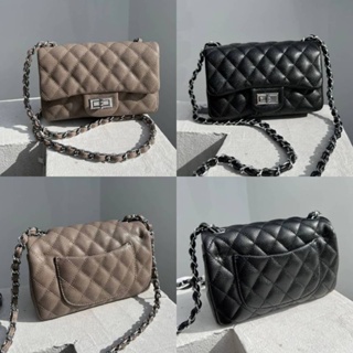 CHANEL CLASSIC CAVIAR SKIN Size 8 inch