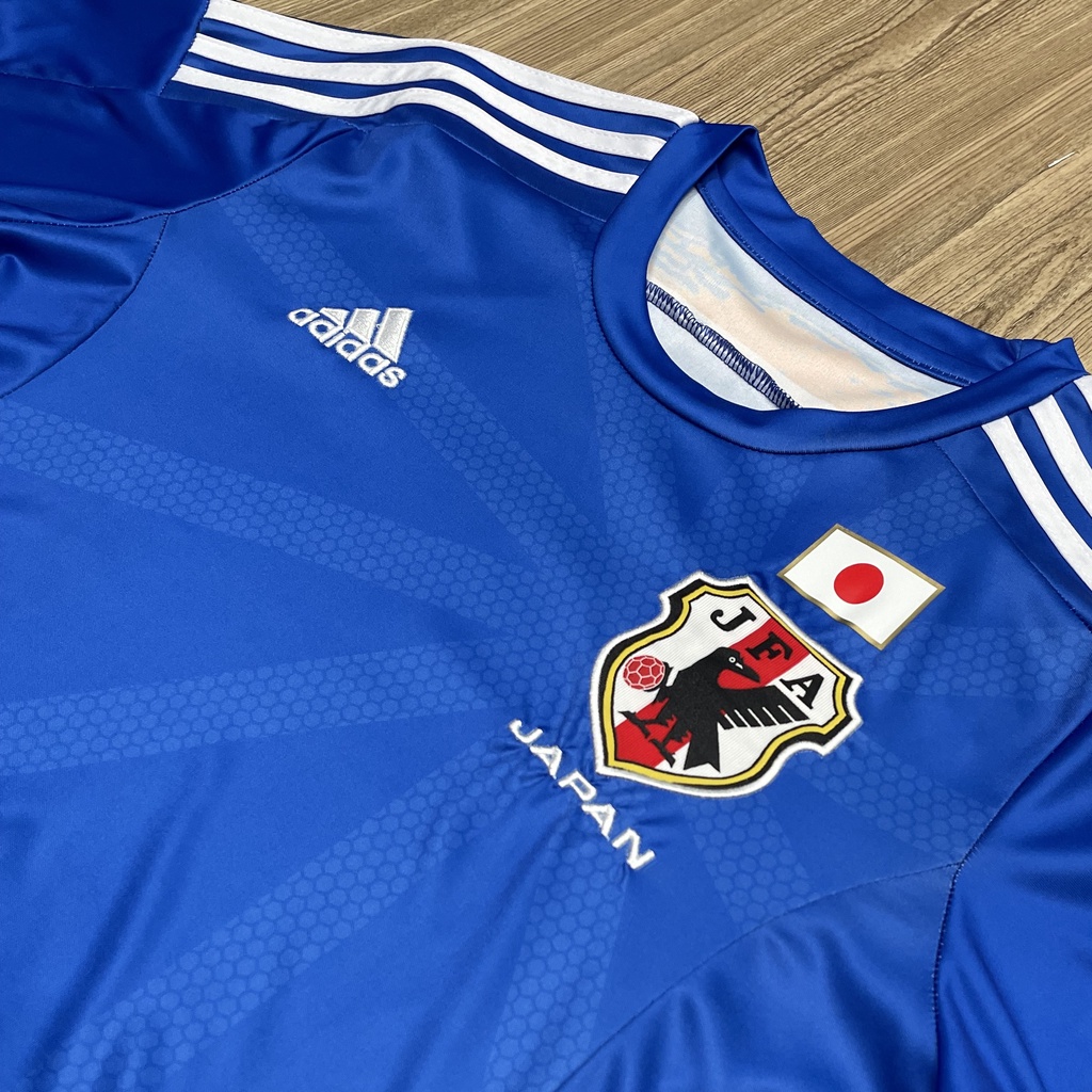 เสื้อบอลทีมชาติ-japan-ย้อนยุค-เนื้อผ้าโพลีเอสเตอร์แท้-เกรดแฟนบอล-aaa