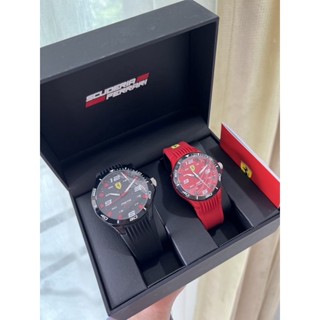 Ferrari 0870047 Pista Couple Set Quartz Analog Thermoplastic Case Silicone Strap Watch สีดำ 44mm. สีแดง 38mm. สายซิลิโคน