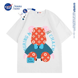 2023 เสื้อยืดแขนสั้น คอกลม ผ้าฝ้าย พิมพ์ลายการ์ตูน NASA ทรงหลวม สีขาว แฟชั่นฤดูร้อน สําหรับผู้หญิง และคู่รัก_59