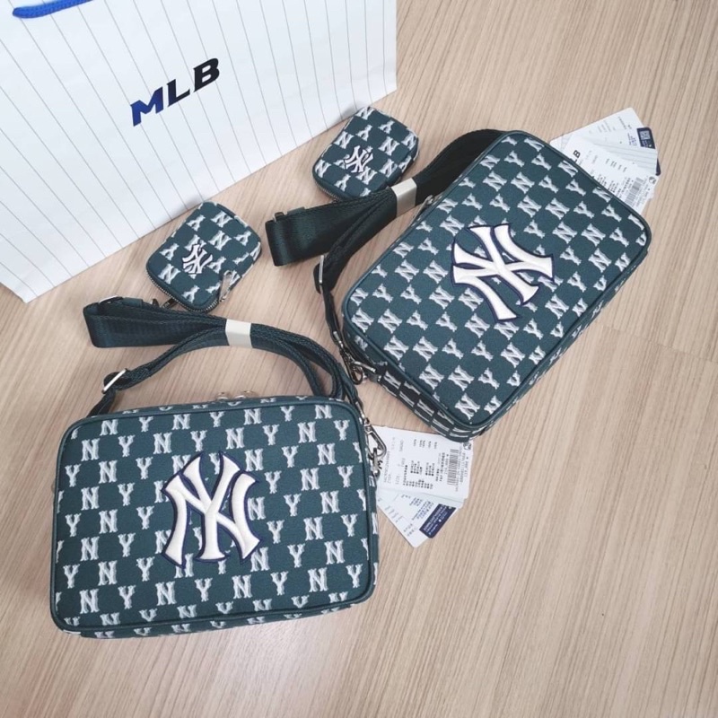 กระเป๋าสะพายข้างสีเขียวของแท้จากเกาหลี-mlb-monogram-cross-bag-กระเป๋าสะพายข้างสีเขียวของแท้จากเกาหลี