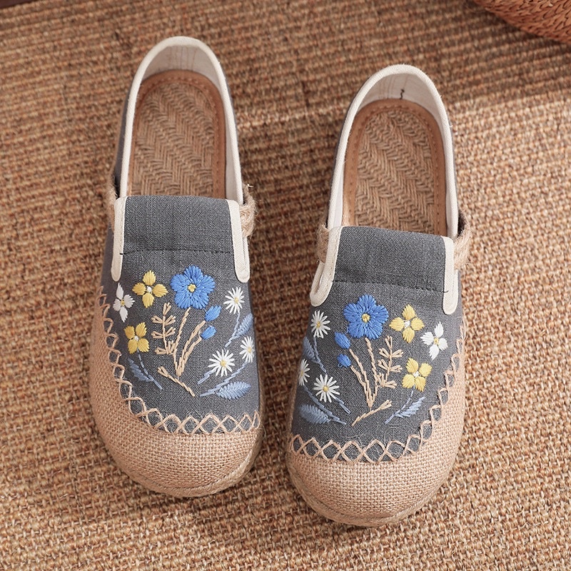 รองเท้าผ้าโทรดอกไม้สีฟ้า