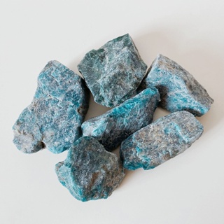 หินแร่คริสตัล และหินธรรมชาติ 100% สีฟ้า สําหรับตกแต่งห้อง