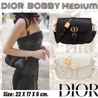 ดิออร์ กระเป๋า DIOR medium BOBBY/กระเป๋าผู้หญิง/กระเป๋า crossbody/ผ้าใบและหนังเต็มตัว/กระเป๋าอาน/สายสะพายไหล่ปรับได้