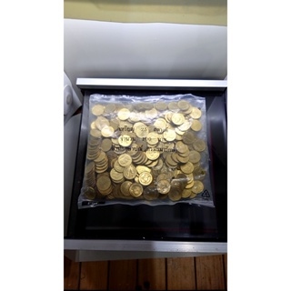 เหรียญยกถุง(400 เหรียญ)เหรียญกษาปณ์หมุนเวียน 25 สตางค์ 2543 สีทองเหลือง ไม่ผ่านใช้