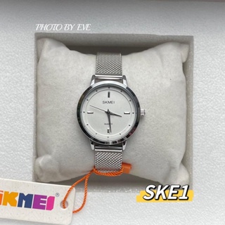 นาฬิกาSkemiสายแม่เหล็กเงินหน้าปัดขาวกลมแบบเข็ม พร้อมจัดส่งนะจ๊ะSKE1