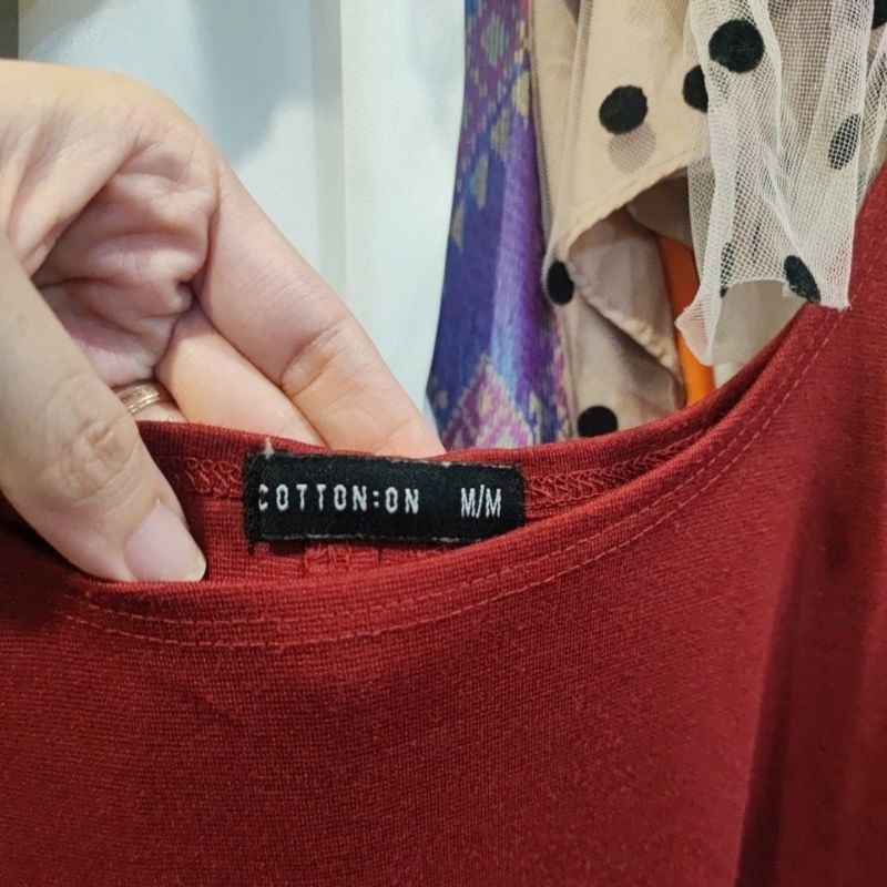 ส่งต่อ-เดรสผ้าคอตตอนส่งสอบสีแดงเบอร์กันดีสภาพดีแบรนด์-cotton-on-size-m