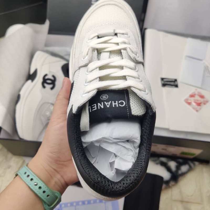 รองเท้า-sneakers-รุ่นใหม่ล่าสุด