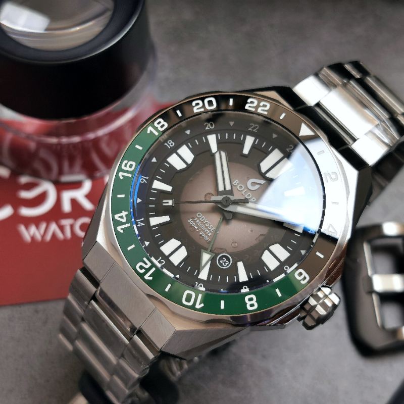 นาฬิกา-boldr-freediver-gmt-sp1961-เครื่อง-automatic-true-gmt-ขอบสไปรท์