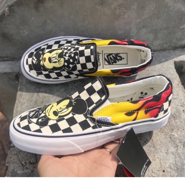 รูปภาพสินค้าแรกของVans slip on Mickey(พร้อมกล่อง) sz.36-45