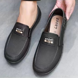 ภาพขนาดย่อของภาพหน้าปกสินค้า(ส่งจากไทย)รองเท้าสลิปออน รองเท้ายางลำลอง รองเท้าผู้ชาย ไซส์40-44 NO-826 จากร้าน igou_shop บน Shopee