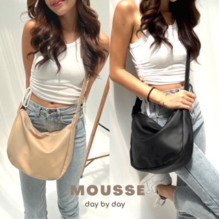 ภาพขนาดย่อของภาพหน้าปกสินค้า( เหลือ 305) MOUSSE BAG เบสิคไอเทม ที่ต้องมีติดตู้ แมทซ์กับลุคไหนก็เข้ากัน ใส่ ipad ได้ จากร้าน daybyday.bag บน Shopee