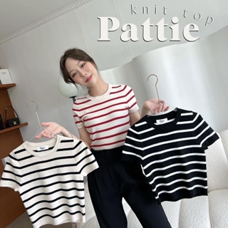 ภาพหน้าปกสินค้าThesummernade : Pattie knit top ที่เกี่ยวข้อง