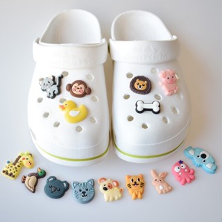 ใหม่ เข็มกลัด รูปการ์ตูนสัตว์น่ารัก สีสันสดใส สําหรับตกแต่งรองเท้า Crocs Jibbitz DIY