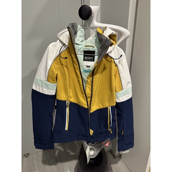 ski-jacket-in-summer-color-from-roxy-xs-new