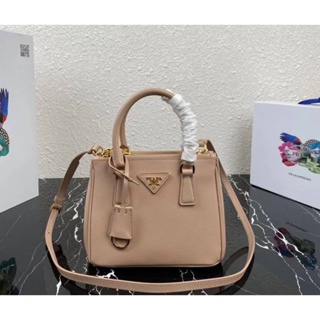 พร้อมส่ง New Prada Galleria Saffiano leather mini bagเทพ 📌size 20x14.5x9.5cm.