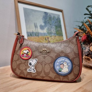 COACH x PEANUTS TERI SHOULDER BAG IN SIGNATURE CANVAS WITH PATCHES