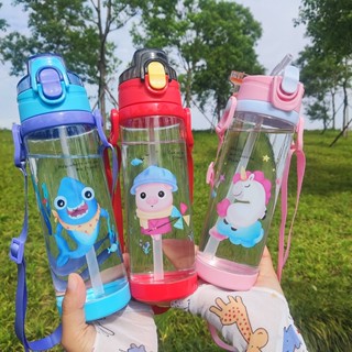 ขวดน้ํา เด็ก ไป โรงเรียน กระบอกน้ำพกพา ขวดน้ำน่ารักๆ ขวดน้ำยกดื่ม Tritan water bottle 500ml/700m