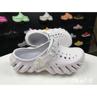 Crocs รองเท้าแตะแบบสวมรุ่นใหม่