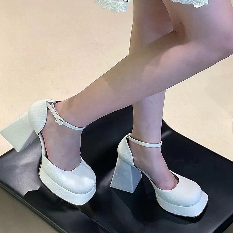 yu-shuxin-รองเท้าส้นสูง-พื้นหนา-แต่งรูกลวง-เข้ากับทุกการแต่งกาย-สําหรับผู้หญิง-2022