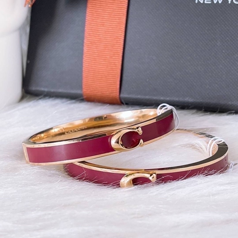 กำไล-signature-push-hinged-bangle-coach-67480-สีแดง-อะไหล่ทอง