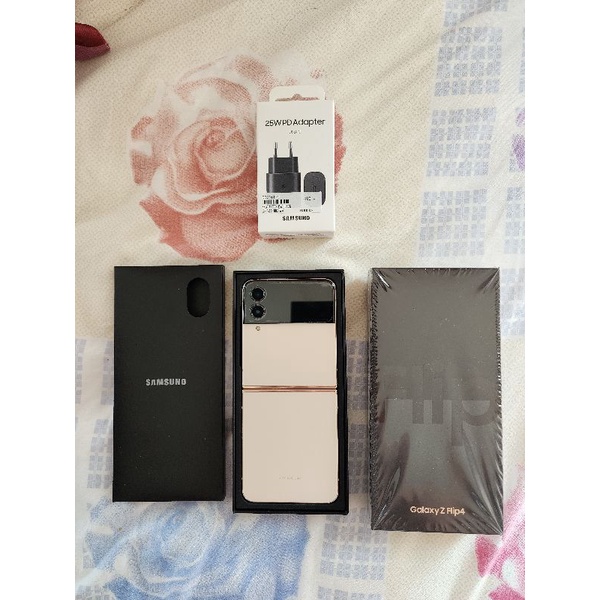 ขายมือถือ-samsung-galaxy-z-flip-4-สี-rose-gold-8-128-มือหนึ่ง-เครื่องศูนย์-ais-ประกัน-9-2566-แถม-adapter-25-watt-แท้