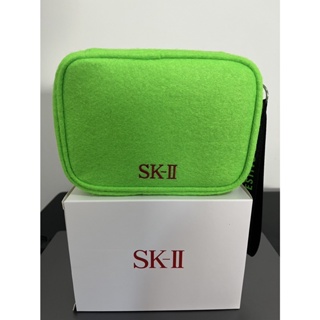 กระเป๋ากำมะหยี่เขียวสดใสเครื่องสำอางSK-II ขนาด กว่าง16ซม. ยาว5ซม. สูง12ซม.