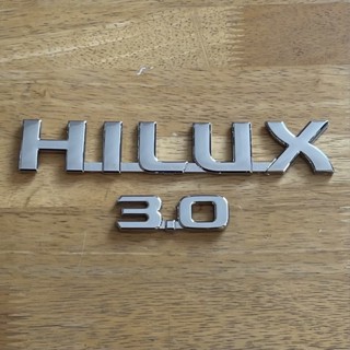 โลโก้ 3.0 HILUX VIGO ตัวหนังสือข้างประตู (จำนวน 2 ชิ้น)