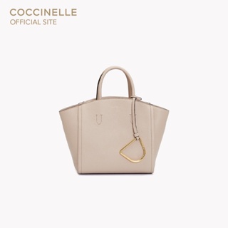 COCCINELLE กระเป๋าถือผู้หญิง รุ่น NARCISSE HANDBAG 180301 สี POWDER PINK