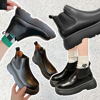 สินค้า OhBlablaShoes  พร้อมส่ง รองเท้าบูท  ข้อต่ำ เรียบๆ   ไซส์ 35-40  สี ดำเงา , ดำด้าน