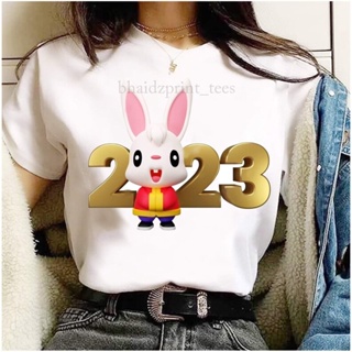 เสื้อยืดผ้าฝ้าย 2023 เสื้อยืดBHAIDZ-NEW YEAR 2023 YEAR OF THE RABBIT GRAPHIC TEE DESIGN FOR KIDS AND ADULT UNISEX(LADIES