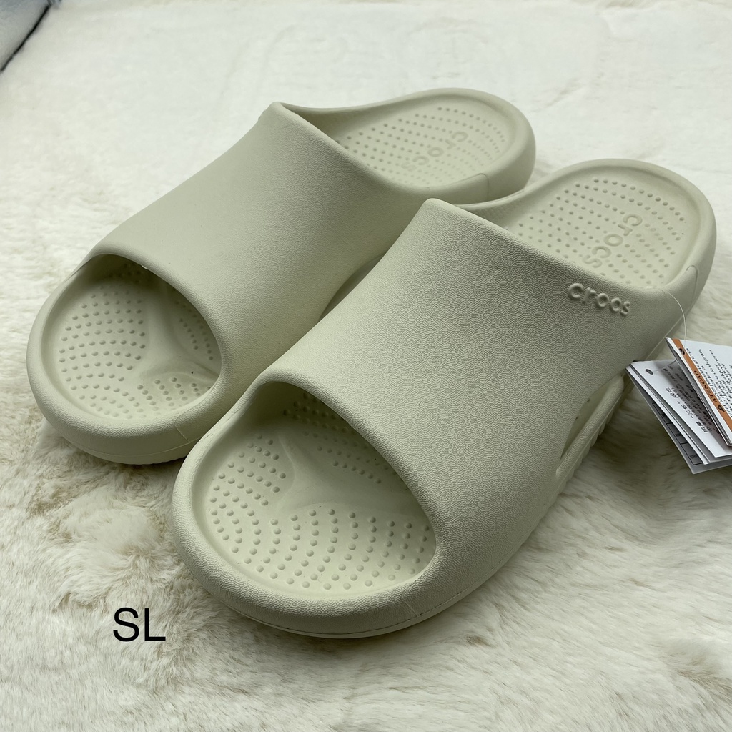 รองเท้าแตะ-crocs-รองเท้าแบบสวมสำหรับผู้หญิงและผู้ชาย-รุ่น-crocs-mellow-slide-สินค้าสวยคุณภาพดีน้ำหนักเบานิ่มมากๆสวมค่ะ