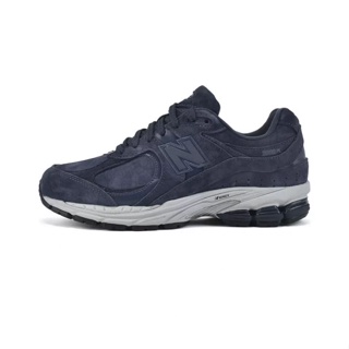 100% authentic New Balanceรองเท้าวิ่งลำลอง 2002R navy blue running shoes