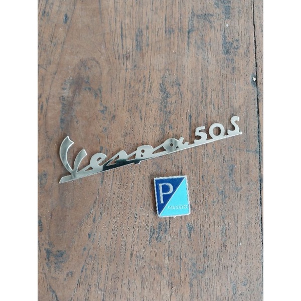 ตราสัญลักษณ์โครเมี่ยม-vespa-50s