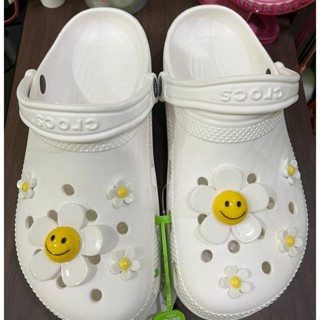 CROCS ชุดเครื่องประดับ รูปดอกทานตะวัน สีรุ้ง แฟชั่นสําหรับผู้หญิง