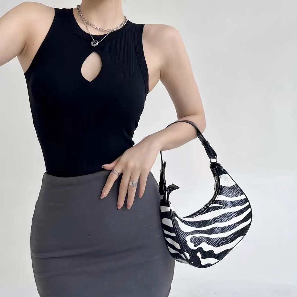 เสื้อกล้ามเว้าตรงหน้าอก-เนื้อผ้ายืดหยุ่นดีผ้านิ่ม-phumin