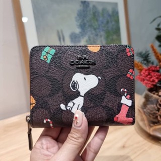 COACH CE708 COACH × PEANUTS SMALL ZIP AROUND WALLET IN SIGNATURE CANVAS WITH SNOOPY PRESENTS PRINT