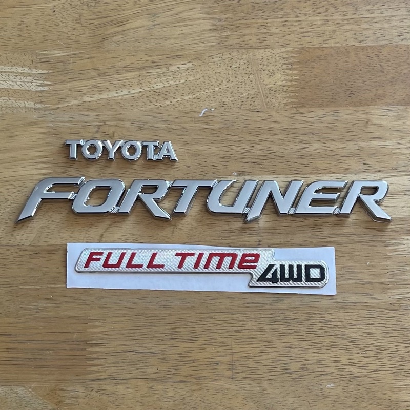 โลโก้-toyota-fortuner-full-time-4wd-ตัวหนังสือฝาท้าย-จำนวน-3-ชิ้น