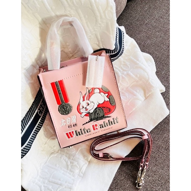 COACH CG274 WHITE RABBIT MINI CASHIN TOTE BAG | Shopee Thailand