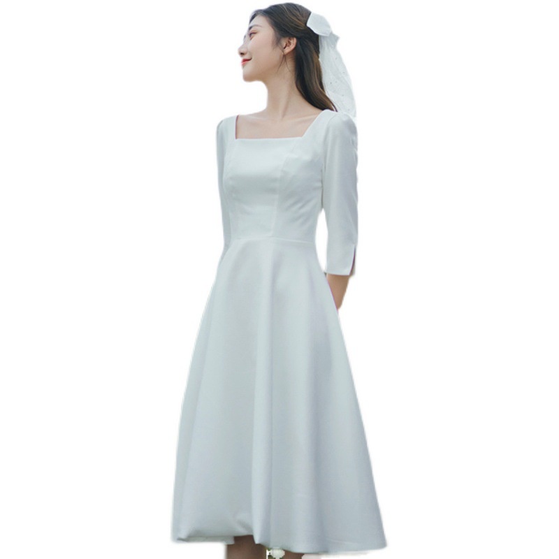 ชุดแต่งงานผ้าซาตินฝรั่งเศสที่เรียบง่ายเจ้าสาวใหม่ริมทะเลสนามหญ้าแต่งงานฮันนีมูนเดินทางชุดสีขาว