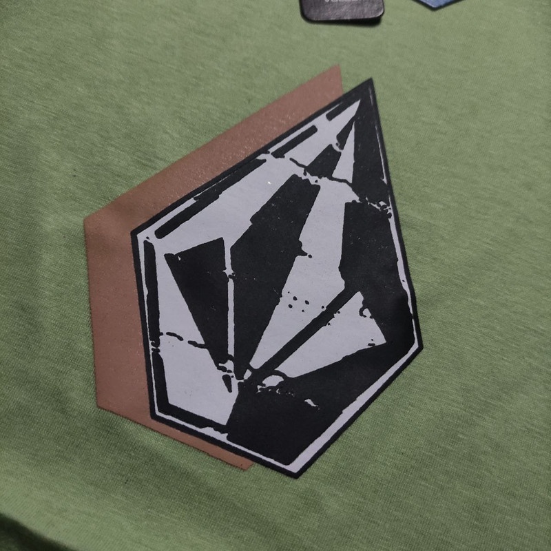 เสื้อยืดแบรนด์เนม-hijau-green-volcom-volcom-สีเขียว